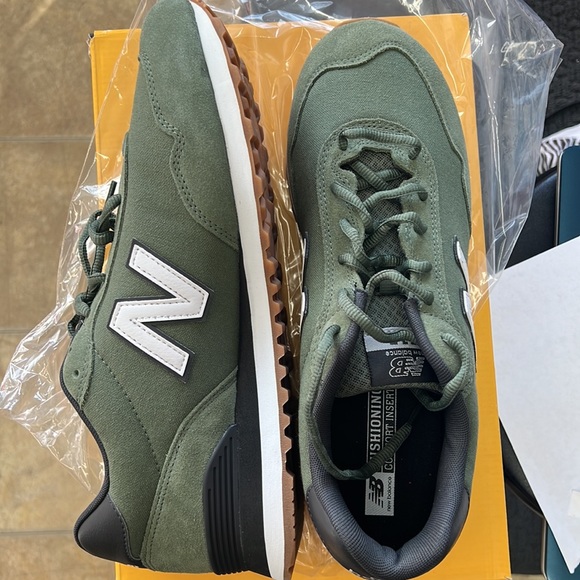 Men New Balance - Picture 2 of 3